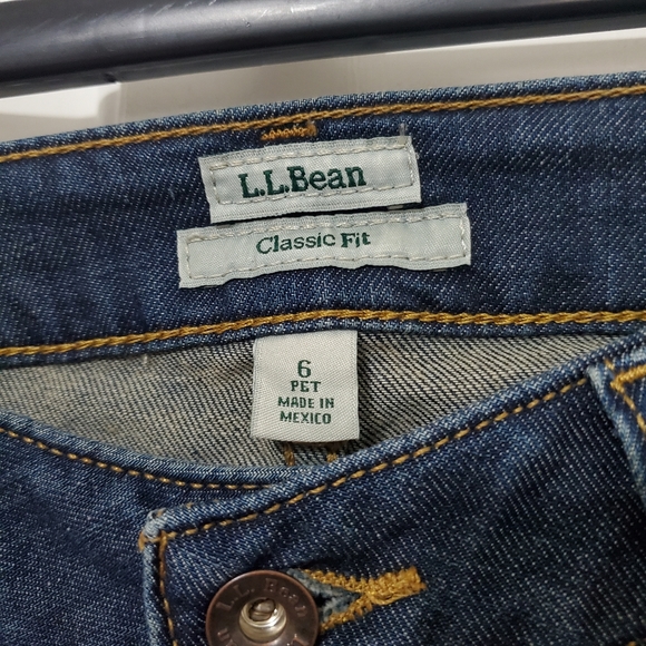 LL Bean Classic Fit Women's Jeans - 6P - Picture 4 of 6